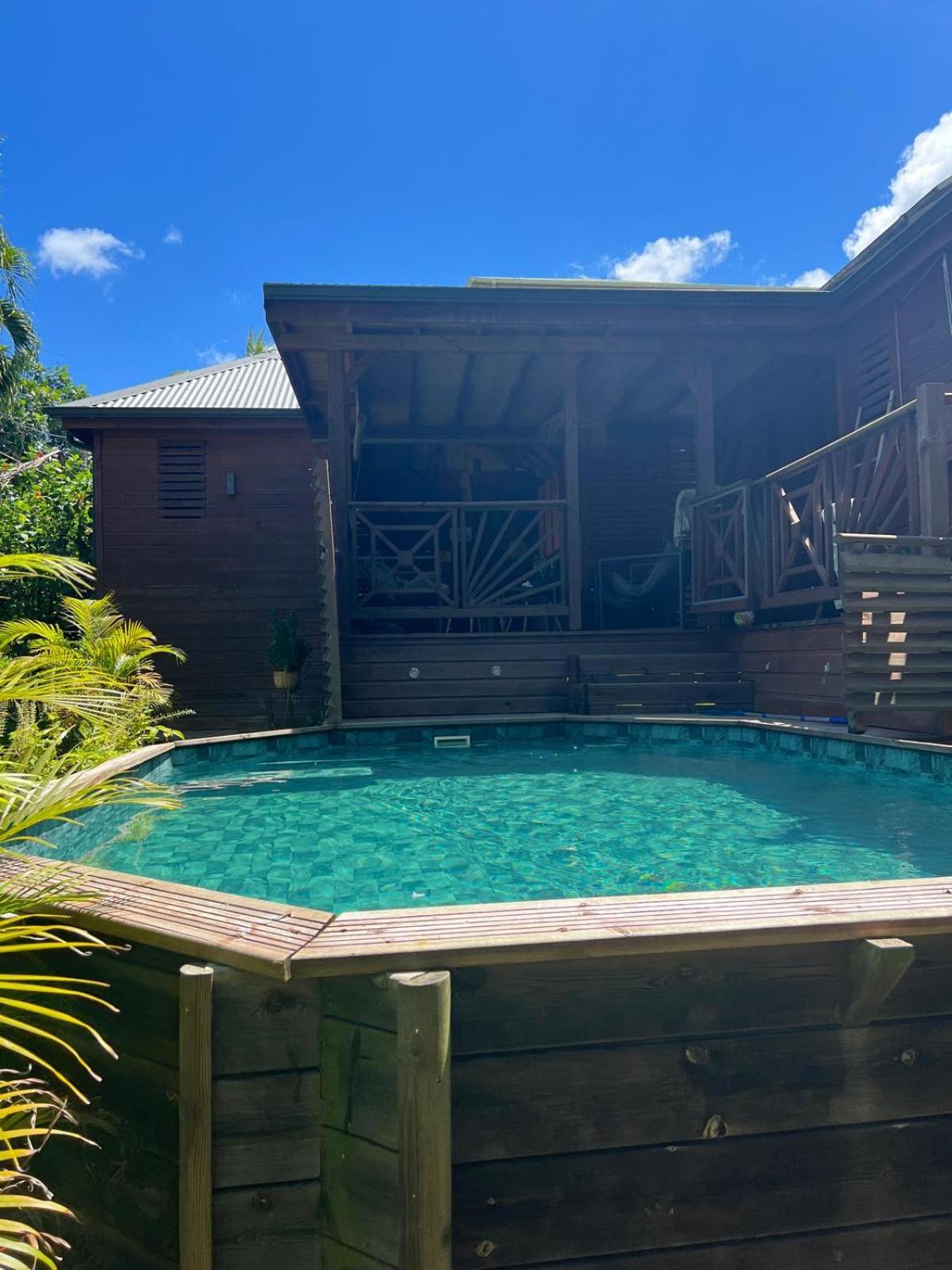 La Kaz A Pepes, Charmant Logement Avec Piscine Lamentin 外观 照片